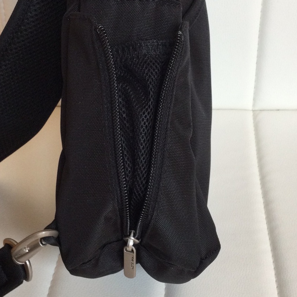 NWT Black Travelon Women’s/Men’s Ani-Theft Sling Bag - Picture 6 of 15